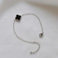 B20215-Bransoletka-srebrna-pojedyncza-koniczynka-czarna-ze-stali-chirurgicznej3.jpg
